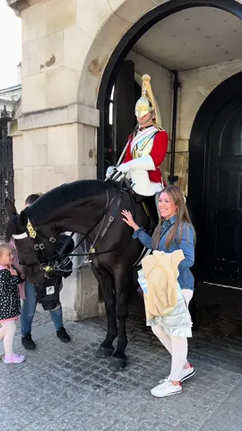 Kind Guard Allow Tourists Cuddles King’s Horse #foryou #horseguardsparade #kingsguard  #viraltiktok #uk #London #horse #fyp #live  #Royalfamily 