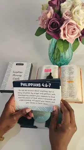 Scripture Memory Cards for Kids - Senior Did you know that Scripture is our #1 weapon of defense against sin and temptation? “I have hidden Your Word in my heart, that I might not sin against You.” Psalm 119:11 Ideal for teens, the senior cards have a longer passage of Scripture with a smaller font. Features: ✔ Dimensions: 4