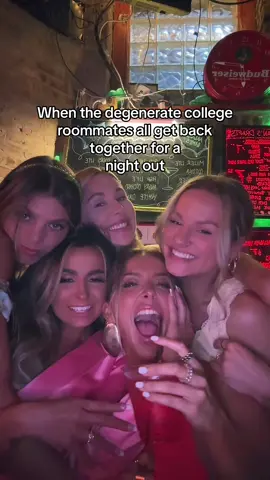 Absolute CHAOSSS when reunited with my gals 😈🥂👯‍♀️🤞🏼🔑🩷 #besties #collegeroommates #collegeroomies #bestfriendscheck #bestfriendsforever 
