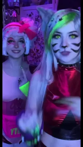 ITS FNAF’S 9 YEAR ANNIVERSARY!! 💕 #chicacosplay #roxannewolf #roxannewolfcosplay #chicachicken #glamrockchica #glamrockchicacosplay #fnafsecuritybreach #fnafcosplay #fnafsb #fnafsbruin 