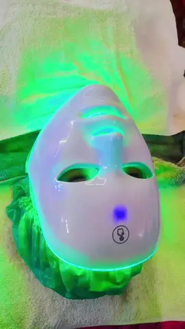 facial LED mask #kalitsalon #ledmask #facial #facialtreatment #facialdetox 