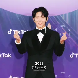 Talk about being ageless — imagine looking as incredibly good at your 40s as you did in your early 20s! 🥹❤️‍🔥 Drop-dead gorgeous Lee Joon-Gi then until now! 😭🔥❤️ #leejoongi #이준기 #李準基 #イジュンギ #actorleejoongi #hotkoreanactor #koreanactor #leejoongioppa #koreanactorfanpage #kdrama 