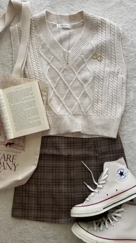 light academia outfit idea ☕️☁️ #lightacademia #lightacademiaaesthetic #lightacademiaoutfit #outfitideas #outfitinspo #OOTD #fashioninspo #lightacademiafashion #academiaoutfits 