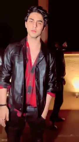 Ganteng kan😍 iya dong siapa dulu bapaknya 😘❤️ #aryankhan #shahrukhkhan #kingofbollywood #CapCut 