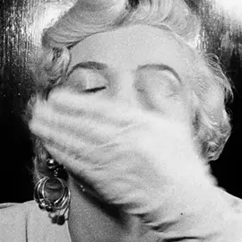 💋🍒 #MARILYNMONROE #itgirl #foryou #foryoupage #50s #60s #fammefatale #marilynmonroeedit #itgirlaesthetic #marilynmonroestyle #vintage #vintagestyle #fyp 