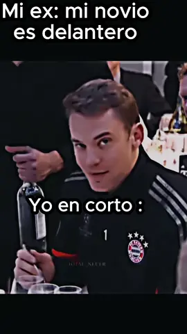M. Neuer🔥 #manuelneuer #portero #delantero  #futbol #parati #greenscreen #risas #futbolcomedia 