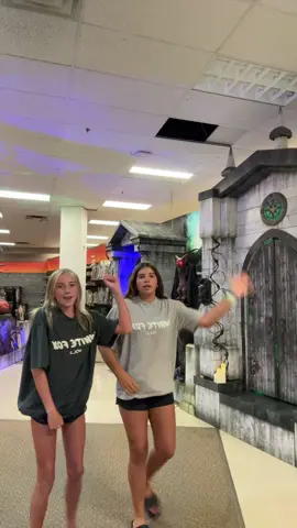 SPIRIT HALLOWEEN #🎃🎃 #spirithalloween2021 #halloween #foryou #follow 