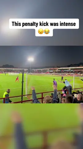 The crowd 😂😂😂 (via JordinhoBCAFC) #futbol #Soccer #penalty #goal #fail 