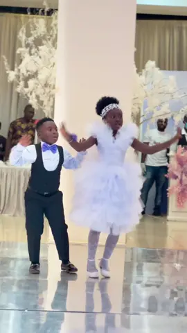 Flowergirl on some #yeshuadancechallenge #thekingemzy #weddingtiktok 