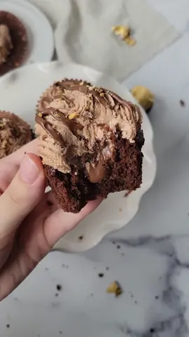 Nutella Cupcakes 🧁🌰 #baking #cupcakes #nutella #nutellacupcakes #nutellarecipes #nutellabuttercreamfrosting 