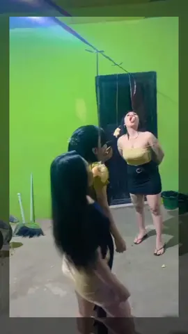 Udah mulai lomba 17-an nih say... #fypシ゚viral #lombamakankerupuk #ngakakkocak