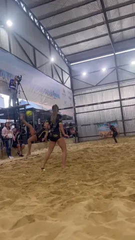 e esse último ponto do título?! 😮‍💨 #futevoleidepressao #futevoleifeminino #futevoleibrasil 