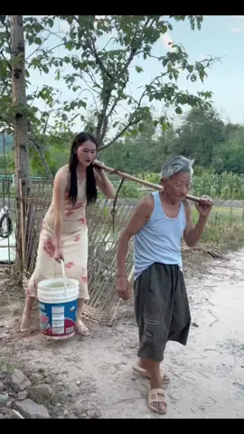 Cho cụ nghỉ tý nào 😿😂#funnyvideos #funny #haihuocgiadinh #usa_tiktok #haihuoc 
