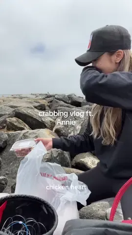 first time crab snaring at Half Moon Bay, California with a special guest, @Annie Niu!🫶🏻🦀 #crabbing #crabsnare #redrockcrab #dungenesscrab #fisherwoman #fishingvlog 