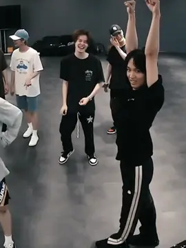 gakuat aku sama tingkahmu chan😭 #haechan #chenle #fyp 