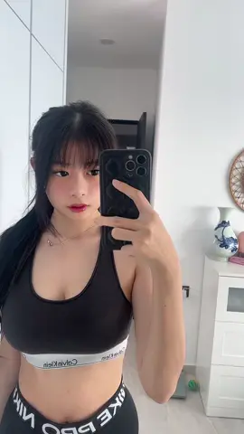 I cut bangs :>