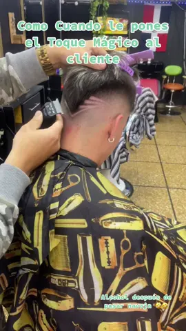 #barberosargentinos🇦🇷🇦🇷⚠️✌💣 #barbershop #barberia #fypシ #barberosprofesionales #mipasion #siguiendo #barberosdelmundo #tiktokvideo #vira #humor #humortiktok #tiktokhumor 
