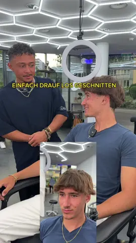 SEIN LETZTER FRISEUR HAT SEINE FRISUR KOMPLETT VERSCHNITTEN !😳😳 #fy #fypシ #transformation #germany🇩🇪 #switzerland🇨🇭 #viralvideo #barber #barberfails #fypシ゚viral #viral 