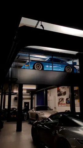 JZM Porsche garage had me feeling like a kid in a candy store! #fyp #foryoupage #porsche #cartok #porsche911 #porscheclub 