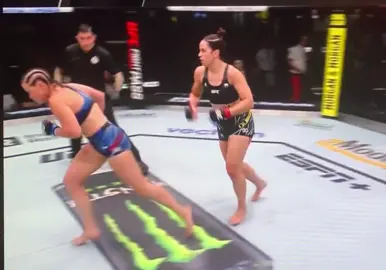 took off 😆 🤣  #UFC #ufcwomen #fight #haha #funny #troll #wrestling #fy 