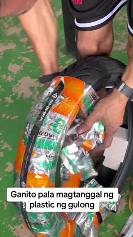 Ganito pala mag tanggal ng plastic ng gulong #densotambyahero 