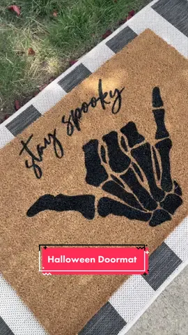 Stay spooky 🤙🏼💀🦴 Halloween doormats are in full effect right now. 🌙 🐈‍⬛  Check out my website! Link in bio. 🖤 #DIY #diyhalloween #diyhalloweendecor #halloween #halloweendecorations #doormat #doormatseller #homedecor #porchdecor #diyhomedecor #skeleton #cricut 