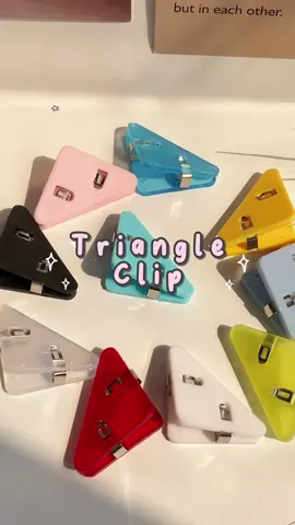 Cuma seribuan loh guys😍🫣#triangleclip #penjepitkertas #penjepitkertasviral #penjepitkertaskekinian #alattulis #alattulissekolah #alattulisaesthetic #alattulisekolah #racuntik #racuntiktok #racuntiktokshop #racuntiktokshopping #barangviral #barangviralditiktok #barangviraltiktok #benerserunya2022 #klipkertas #penjepit buku magnet bt21 #stationery #pulpen #buku #fyp 