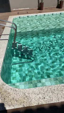 😎🏖️ #patiodopostozenetoecristiano #piscina #piscinhinhaamor #lazeremfamilia #sextouuuu #touemcasa #curti 