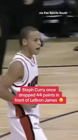 Steph knew exactly where to find LeBron 🫡 #collegebasketball #cbb #stephcurry #davidson #lebronjames 