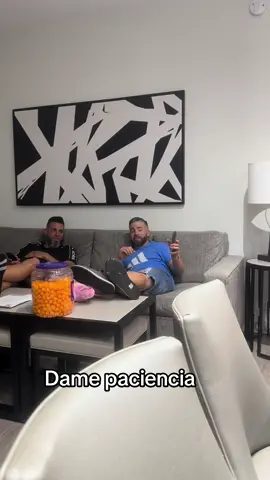 Dios mio dame paciencia 😂😂😂 #familiafeliz #foryoupagepage #fypage #funnyvideos😂😂 #bromaspesadas😂😂😂😂😂 #agradecida #eltoxico #foryou 