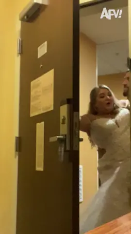 The *key* to a succesful marriage (is locked inside the room) 😬 #afv #wedding #marriage #fail