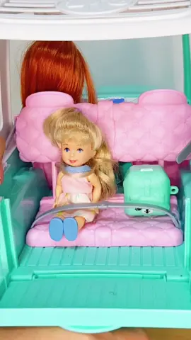 When Barbie pickup her daughter from school 💕 #barbie #barbieasmr #asmrtoys #toys #cutetoys #barbiecar #asmrsounds 
