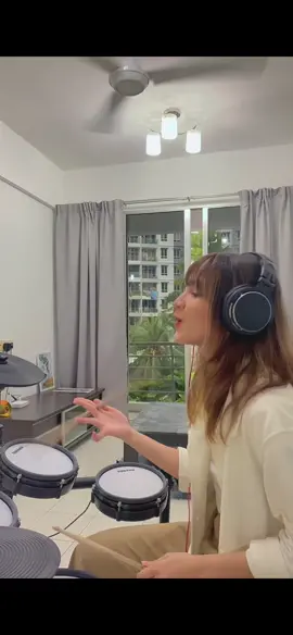 Cuba try test ! Hehehe  #lockedoutofheaven #brunomars #drumcover #drummergirl #fyp #4u #MuzikMalaysia #RisingonTikTok
