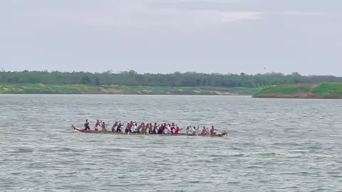 #ទូកក្រពុំរ័ត្នរំពាត់មាសសែនជ័យ ឆ្នាំនេះអូនចង់ទៅស្គាល់រាជធានីភ្នំពេញម្តង លឺថាកំលោះសង្ហារៗនៅលេងច្រើនណាស់🥰 #ទូកង_កម្ពុជា_យើង #ទូកងកូនខ្មែរ #កីឡានាំមកនូវសុខភាពនិងមិត្តភាព #កីឡារស់ក្នុងសន្តិភាព #khmerboattraditionalracing #sport #tiktok #facebook 