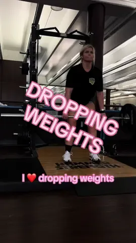When did my hair get so long??? #deadlifts #girlswholift #gymrat #musclemommy #fyp #GymTok #gymtiktok #gymproblems #gymratsonly #droppingweights #dropset #deadlift #deadlifting
