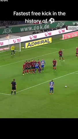 The fastest free kick in the history of football was one by Ronny Heberson and it clocked at more than 210 km/h. #football #footballtiktok #Soccer #ronnyheberson 