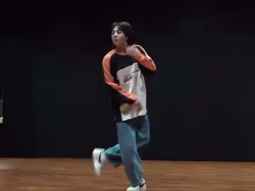 HIS OUTFIT, HIS HAIR, HIS EVERYTHING😮‍💨 #jungkook #seven #zyxcba #jungkooktiktok #kpop #dancepractice #Seven 