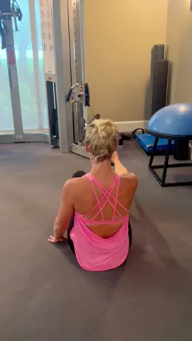 There is never a perfect time to take action. Get started NOW! Change your habit and embrace a new one. Don’t wait for that right moment because there is never going to be one! The more you wait, the farther you are setting yourself up away from your dreams. It is okay if it is uncomfortable or not easy, just do it🤩💪🏻 • • • #womenpower #bestrong #dontwait #justdoit #powerful #tenniswithema #tennispro #tennisislife #strong #takearisk #takeaction 