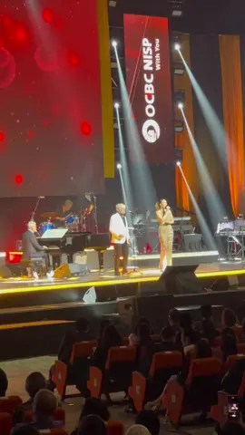How Am I Supposed To Live Without You by Michael Bolton and Loren Allred #davidfosterandfriends2023 #davidfosterjakarta2023 #davidfoster #lorenallred #michaelbolton #goodvibes 
