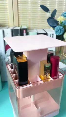 This lipstick storage box is interesting. It is easy to lift and retrieve by pressing, and has a dustproof design. It can hold both large and small lipsticks#foryou #foryou #goodthings #gooditems #beautyitems #lipstickstoragebox #storagebox 