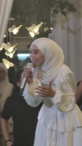 LESTI LIVE BIRTHDAY PARTY KAKA SHELLA SAUKI @Lesti Kejora #lesti #lestikejora #lestykejora #lestylovers #lestilovers #leslar #rizkybillar #lesty  #darikamidenganhatiuntuklesti #lestyloversindonesia #lestiloversindonesia #lestidacademy #lestibillar #leslarlovers #lestiani #lestybillar #indosiar #artisindonesia #lestyandriani #kejora #nellakharisma #kulepasdenganikhlas 
