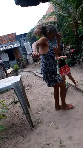 velhinha magrela 64 anos trabalha ainda em casa de família e  dança  kkkkk