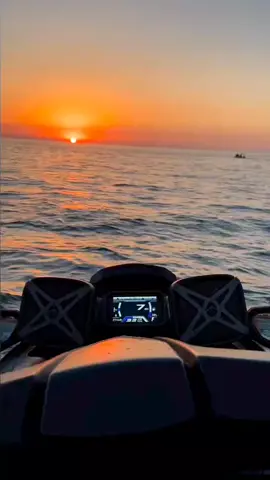#sif#algerian🇩🇿 #شعب_الصيني_ماله_حل😂😂 #عين_طاية #الصيد_بالرمح #tiktok #dikaplage🌊❤️ #dikaplage #CapCut #tgv#hichamtgv#jetski #jetskivideos #thwas #thwisa#lescanadien #lescanadiens 