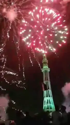 Minar-e-Pakistan 12:00am  ♥️🇵🇰 Pakistan zindabad 🇵🇰♥️ #pak #14august #trend #lahore #viral #foryou #trending #foryoupage #viral #imrankhan #pakistantareekeinsaf #independenceday #pakistan 