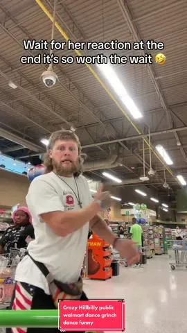 Funny dance reactions 🤣 #funny #dancinghillbilly #dancinghillbillytiktok #funnyvideo #grinchtok #walmartdance #walmart #fyp 