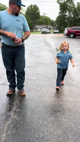 When you’re running behind for church but you’re not done with your cheeseburger. #SundayMorning #ThumbsUp #Cheeseburger 🙌🏼
