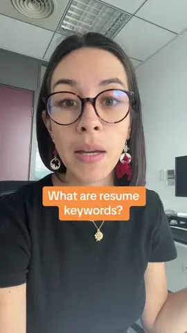 What are resume keywords and why is it important to include them in your resume? ✏️ Find out in the video 🔍 #resumetips #resume #ats #keywords #resumekeywords #jobsearch #jobsearchtips #careeradvice 