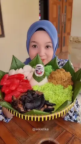 tumpengnya tumpeng jajanan pasar , cenil dll rek, lucuu kannn #kulinermalang #infokulinermalang #malanghits #malangterkini #malangculinary #malangfoodies #malangkuliner 
