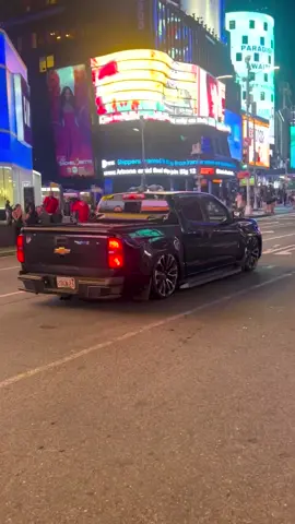 BUGANDO OS GRINGOS NA TIMES SQUARE COM SOM AUTOMOTIVO BR!