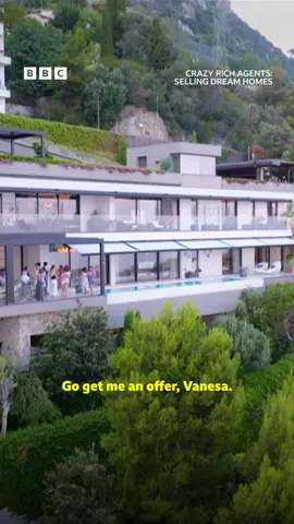 Go get that offer, Vanessa! #CrazyRichAgents  #iPlayer